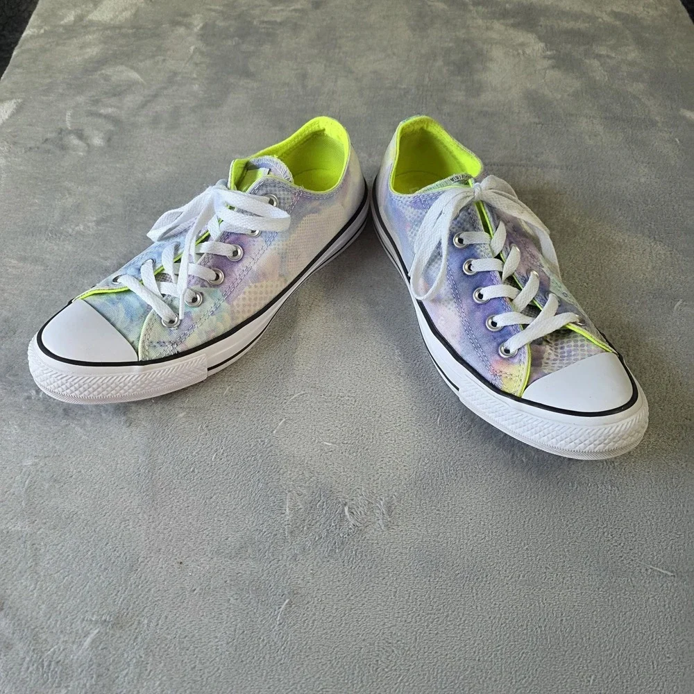 Women's Floral Converse Sneakers Size 9 With Neon Yellow Lining.